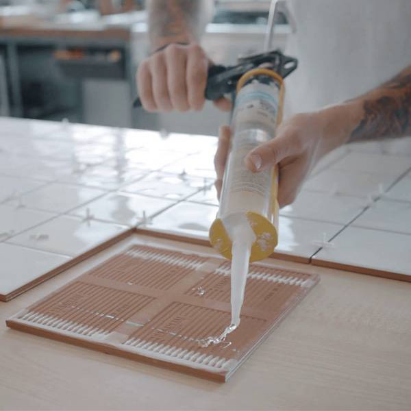 Клей для плитки своими руками — преимущества и технология приготовления