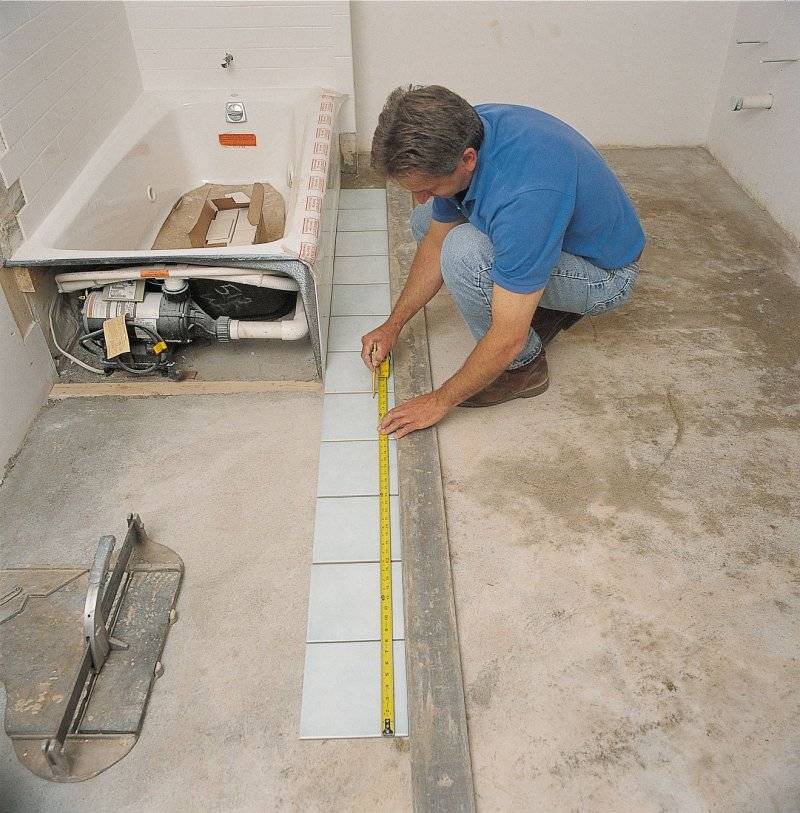 Как выровнять пол под плитку в ванной комнате — подготовка и монтаж (фото, видео)