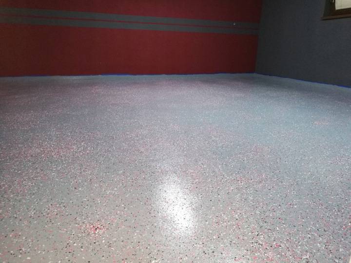 Как покрасить бетонный пол эпоксидной краской