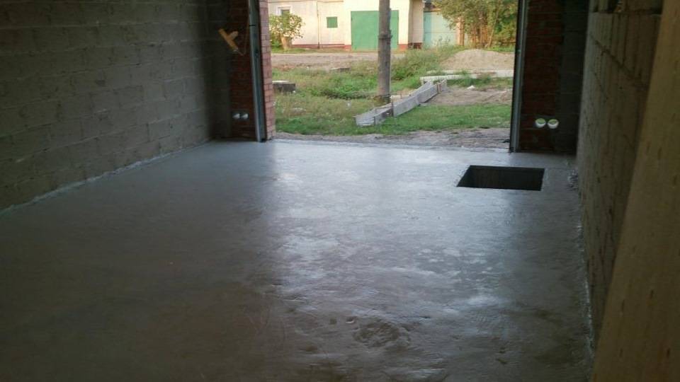 Чем покрасить бетонный пол в гараже: выбор материалов и особенности работ
