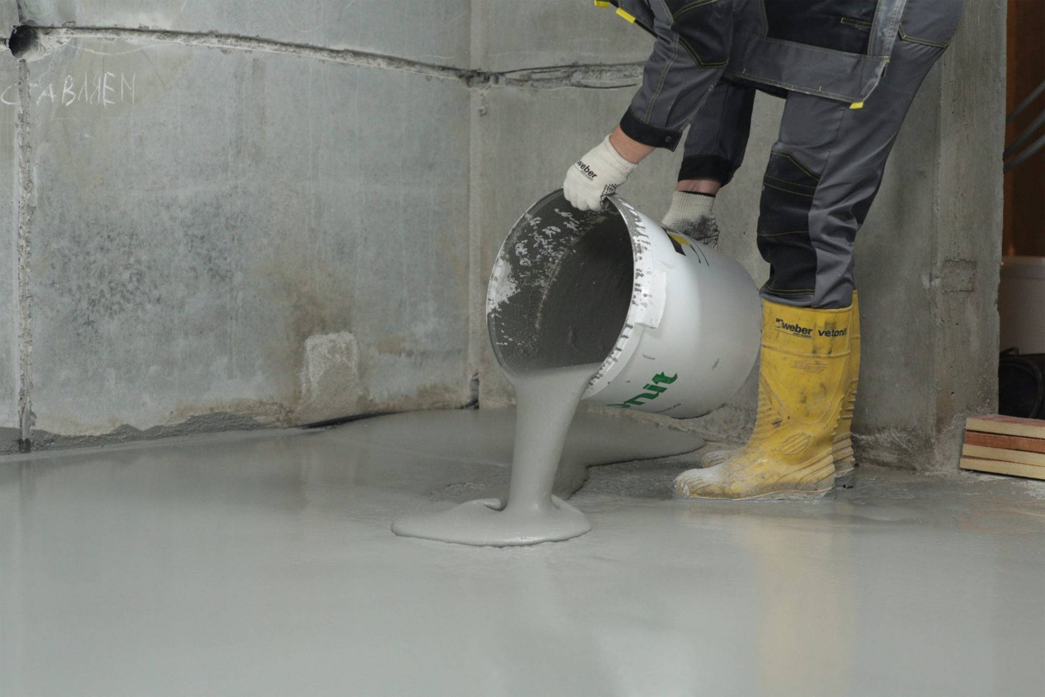 Пропорции цемента и песка для стяжки: раствор для заливки пола, марка, соотношение бетона, как приготовить состав, фото и видео