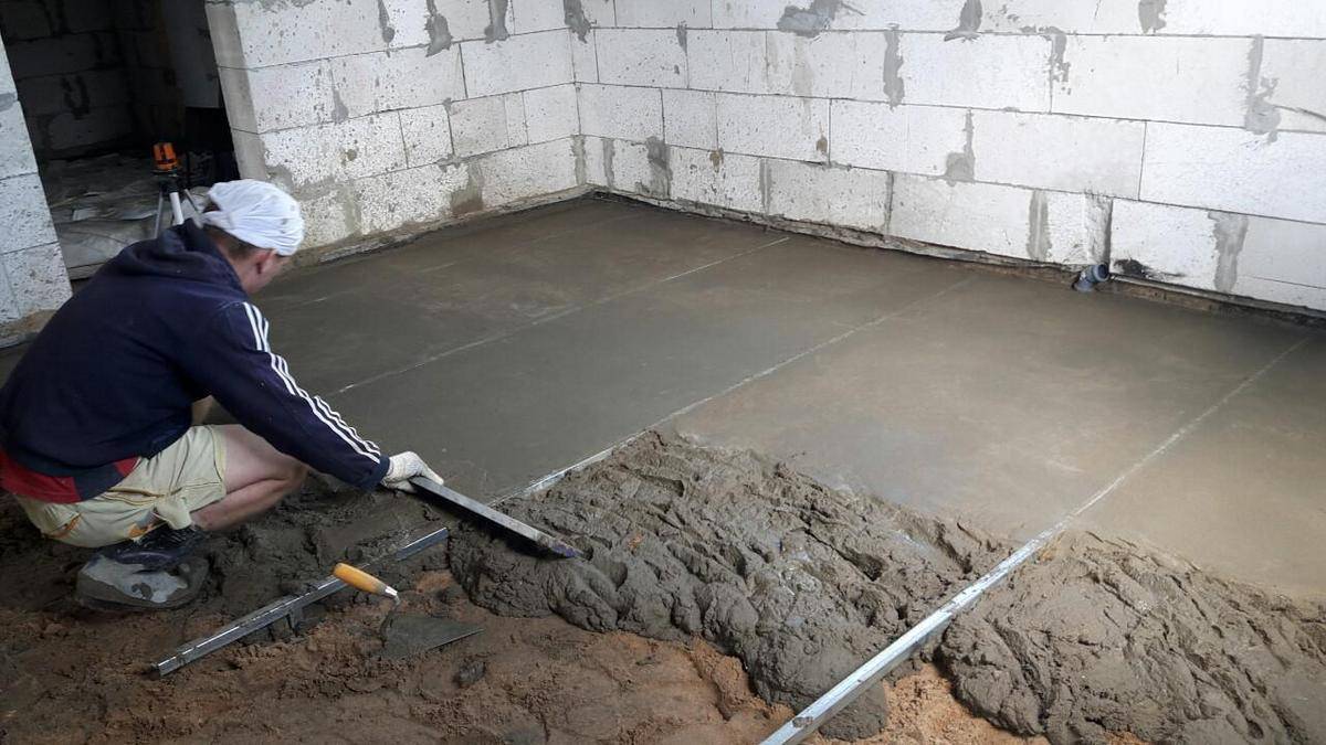 Заливка пола бетоном в гараже: пошаговая инструкция