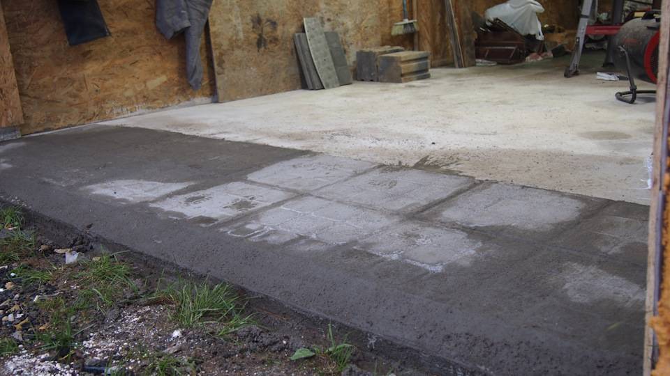 Тротуарная плитка в гараже своими руками: как правильно уложить плитку