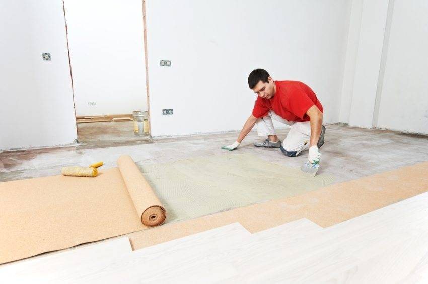 Когда нужна подложка под линолеум на бетонный пол:выбор и монтаж