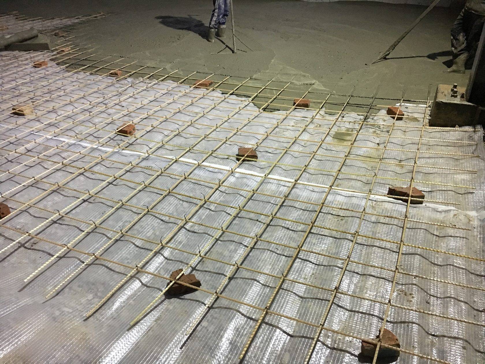Устройство армированного бетонного пола