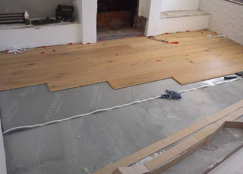 Как класть ламинат на бетонный пол? что кладут под ламинат на бетонный пол?