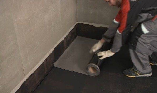 Гидроизоляция ванной комнаты под плитку: что лучше под кафель? (+ видео)
