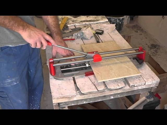 Как пользоваться плиткорезом: ручное видео и как работать, правильно резать плитку, роликовая инструкция