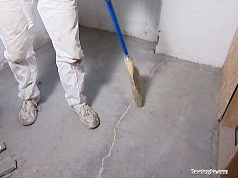 Трещины на бетонном полу чем заделать? - строительство просто