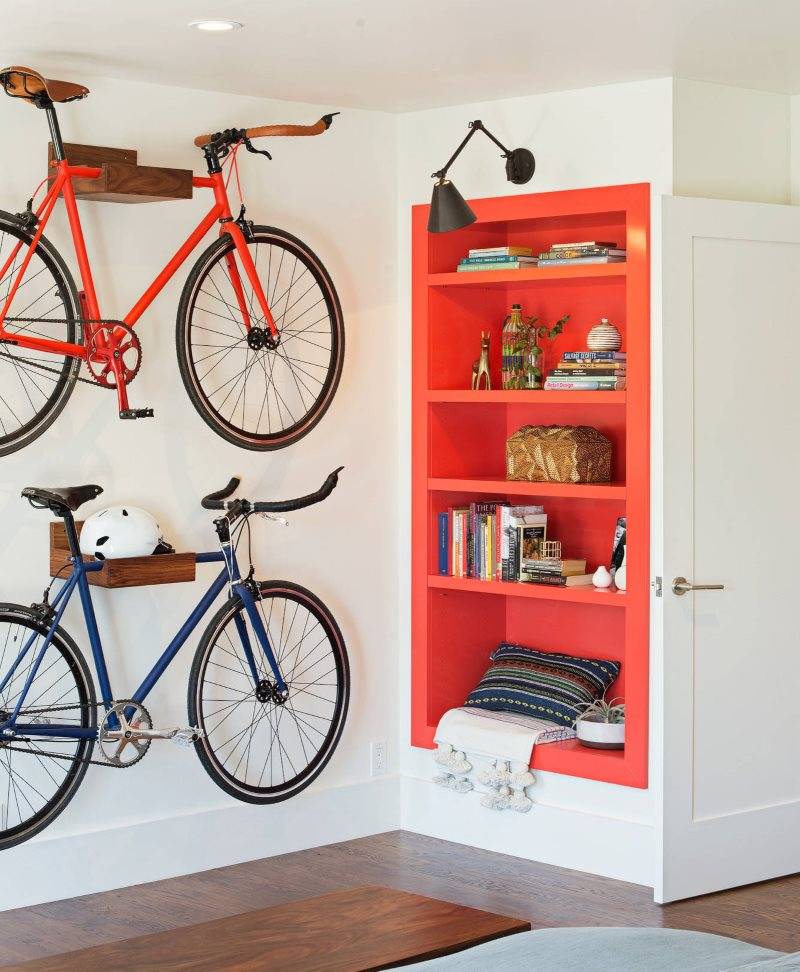 Как хранить велосипед в квартире: способы организации хранения дома