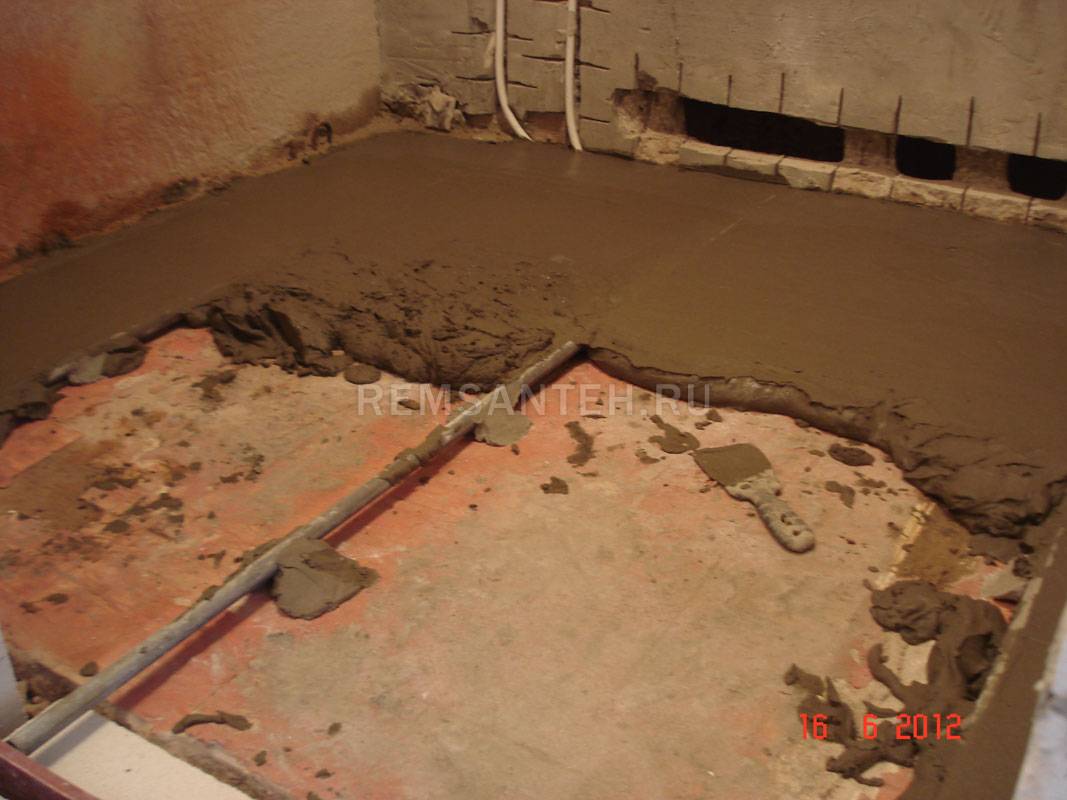Как выровнять пол под плитку и добиться идеально ровной поверхности в ванной?
