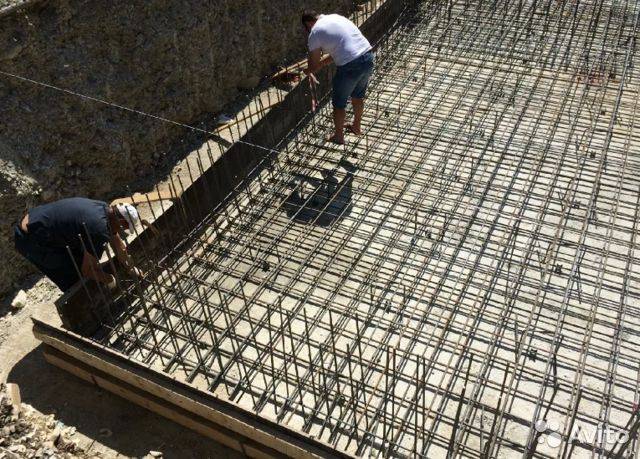 Армирование бетонной стяжки: для чего это делают, и какие материалы используют
