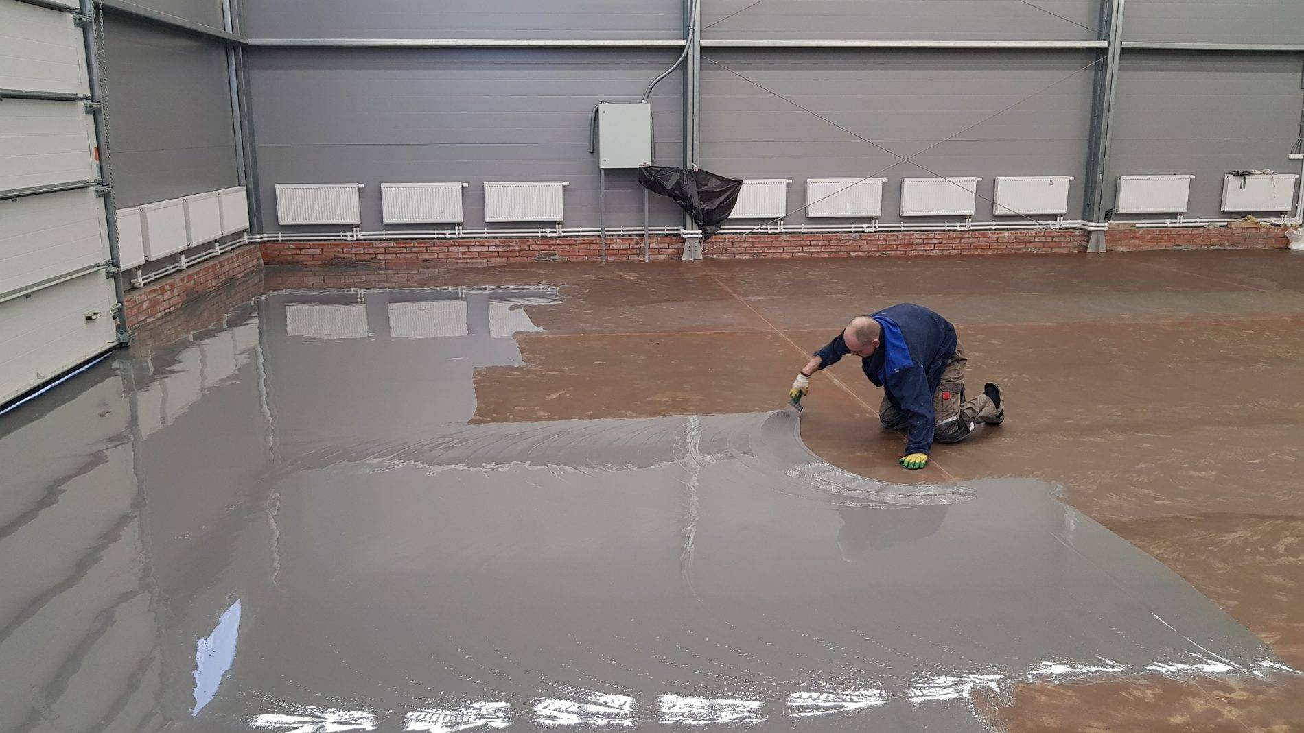 Как выровнять бетонный пол под линолеум