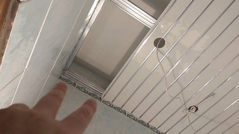 Пошаговая инструкция монтажа потолка в ванной из пластиковых панелей