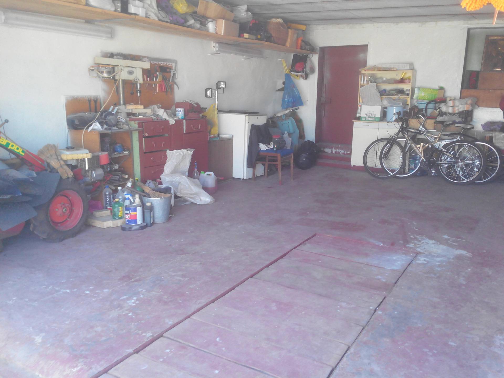 Покраска бетонного пола в гараже своими руками