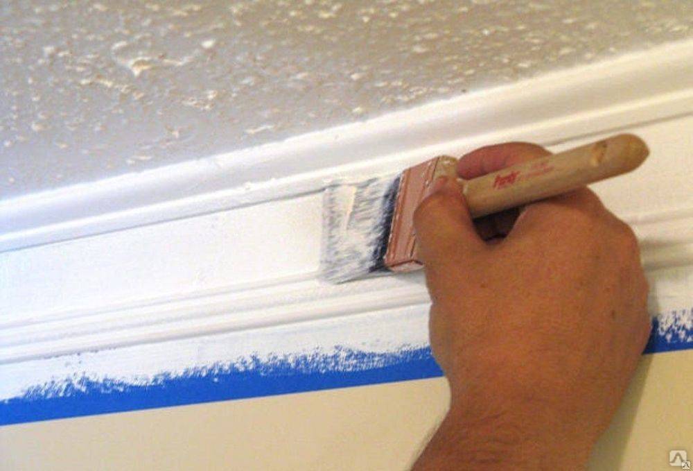 Как покрасить потолочный плинтус из пенопласта под старину