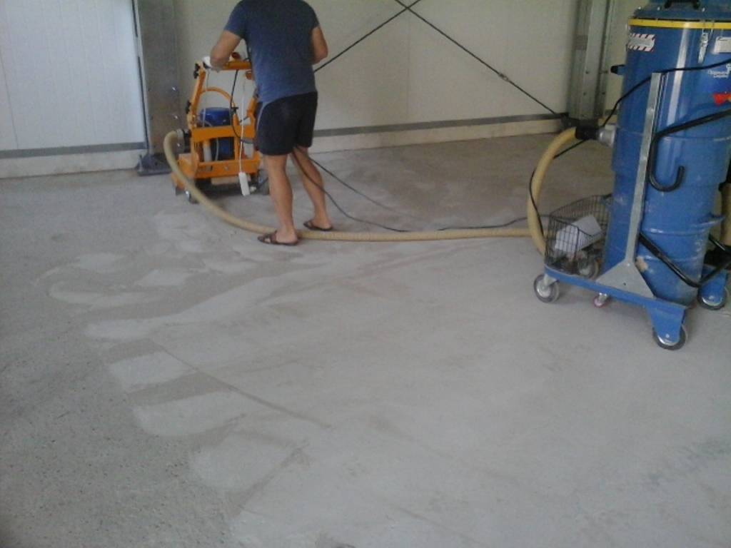 Обеспыливание бетонного пола: материалы и особенности их применения
обеспыливание бетонного пола: материалы и особенности их применения |