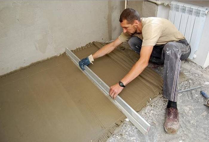Выравнивание бетонного пола своими руками: способы, чем лучше ровнять