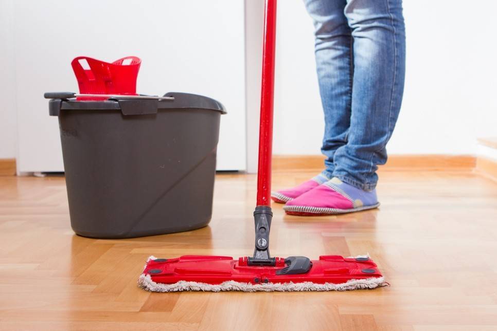 Уборка пола в квартире: полное руководство по важной части уборки