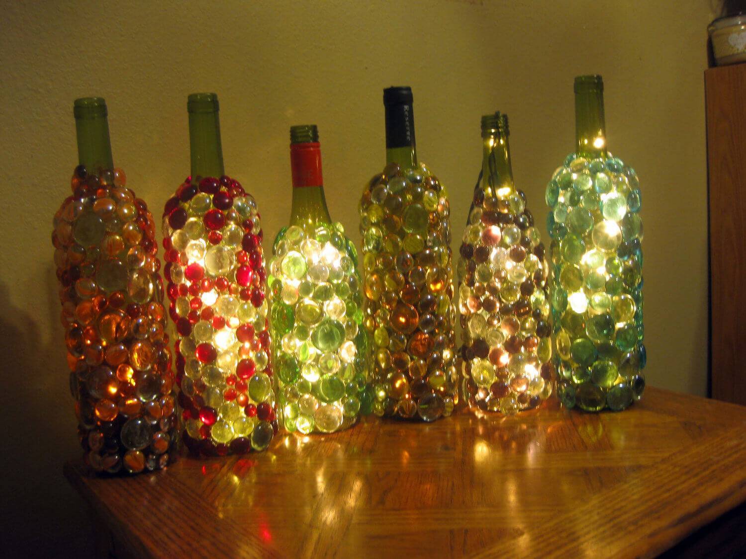 Декор бутылок своими руками: 10 красивых идей (фото)