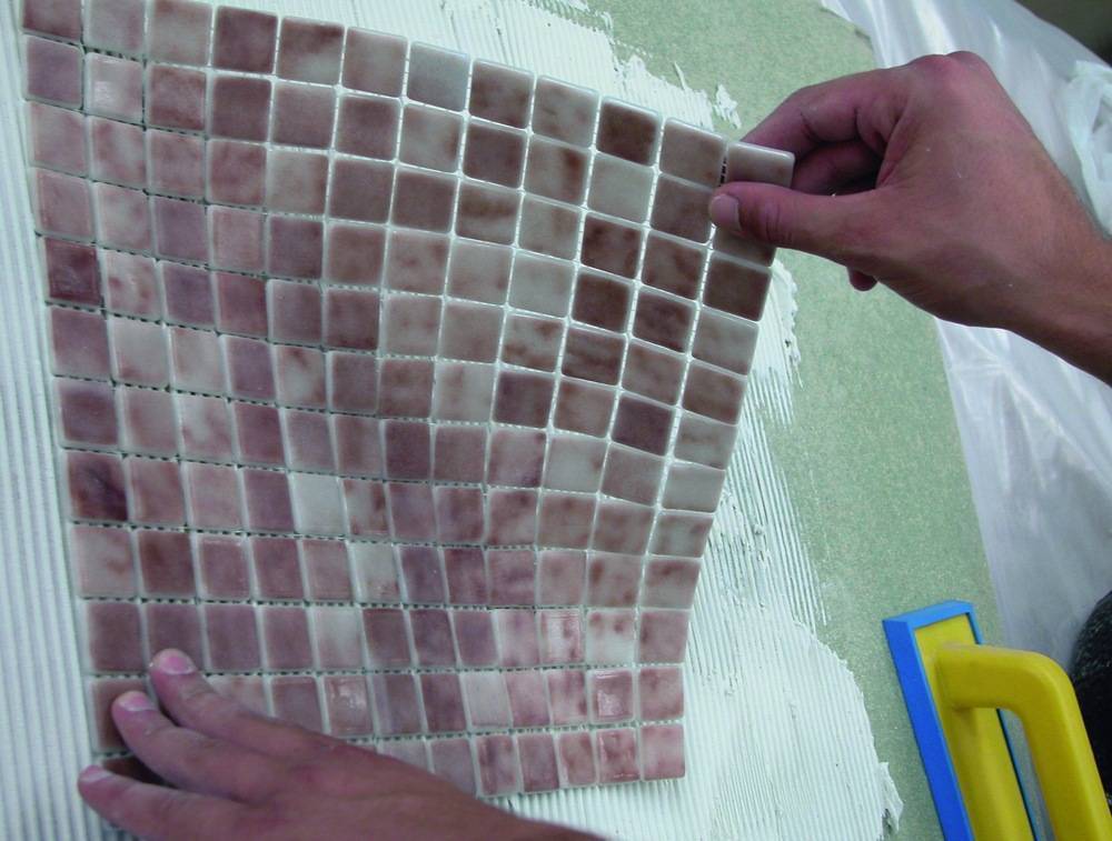 Клей для мозаичной плитки на сетке – какой подходит? + видео