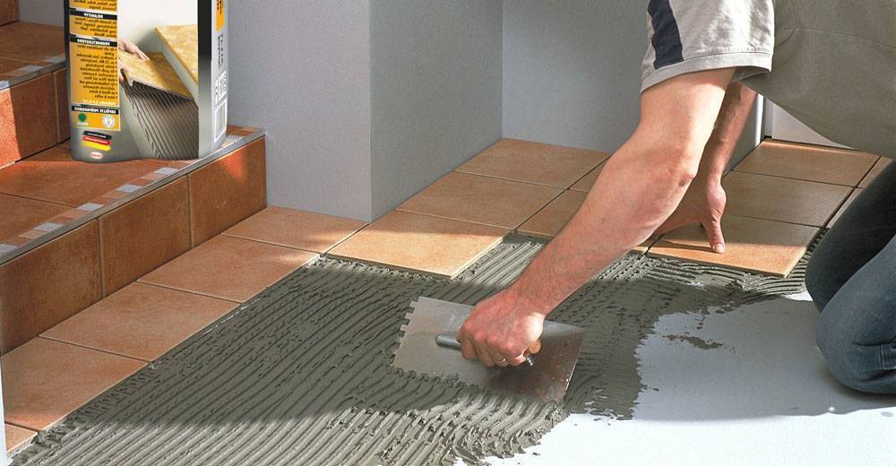 Толщина плиточного клея при укладке плитки на пол или стену