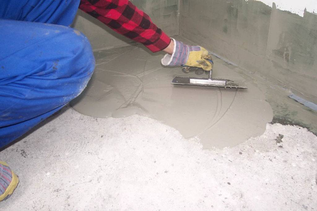 Чем заделать выбоины в бетонном полу? - строительство просто
