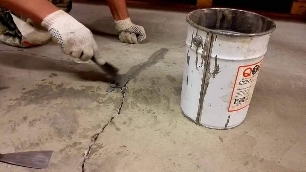 Стяжка крошится что делать. как укрепить бетонную стяжку которая крошится