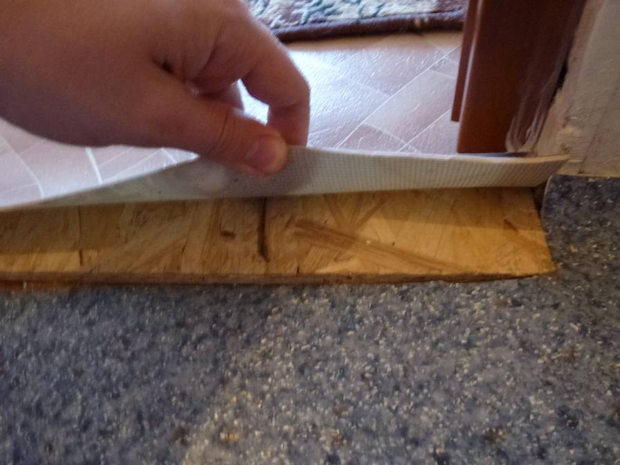 Как правильно положить линолеум на деревянный пол