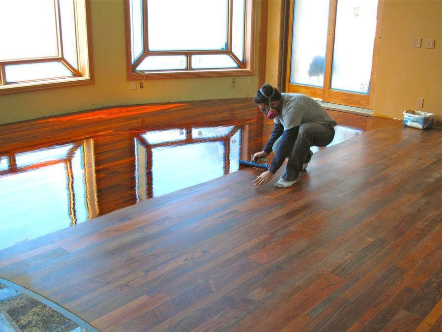 Полы в деревянном доме (33 фото): чем застелить черновую поверхность с деревянными перекрытиями
