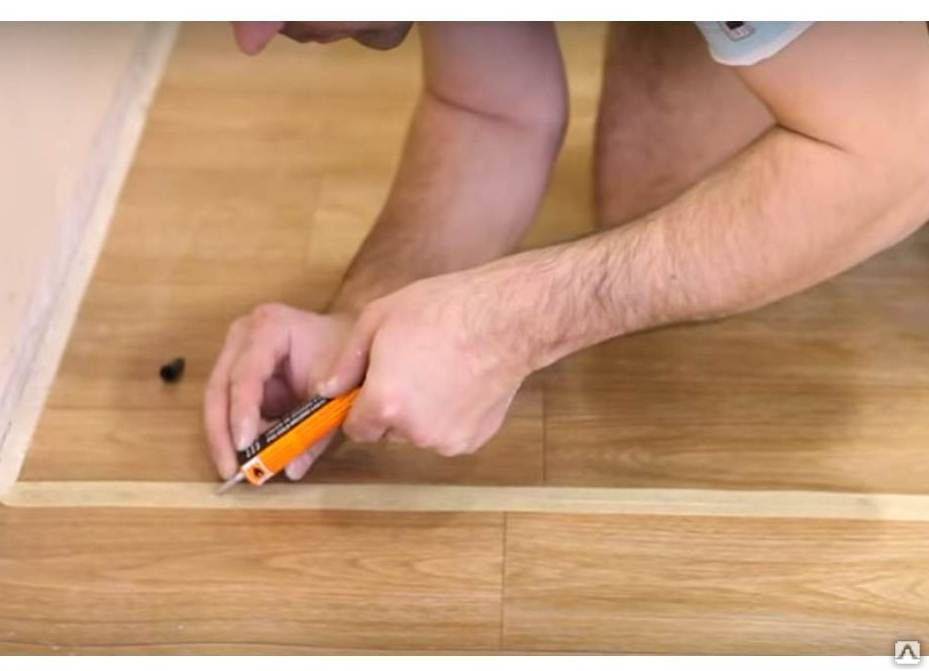 Клей для линолеума: чем приклеить, расход на приклеивание коммерческого пвх линолеума к деревянному полу, фото и видео