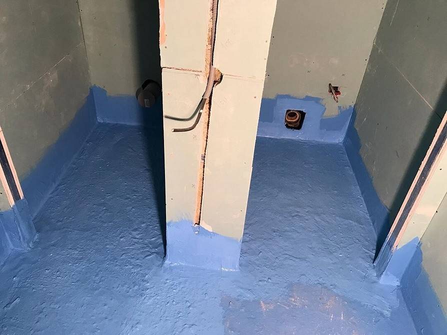 Гидроизоляция стен под плитку и стяжки для пола в ванной комнате