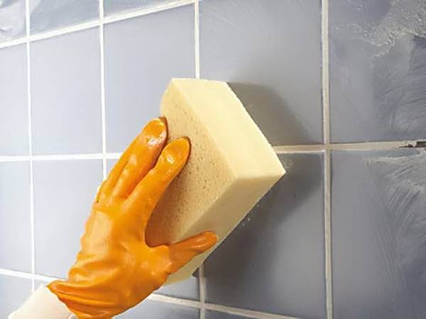 Как очистить швы между плиткой на кухне и ванной комнате?