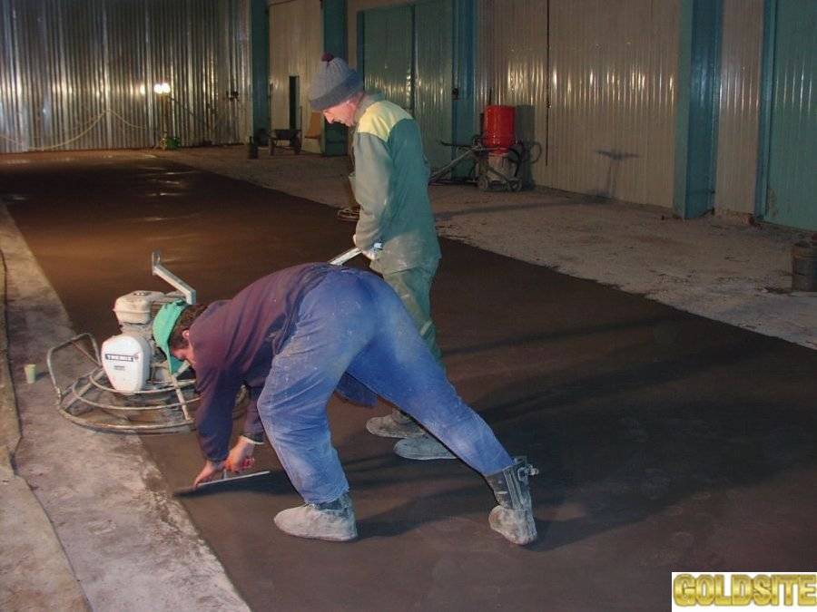 Чем пропитать бетонный пол от пыли