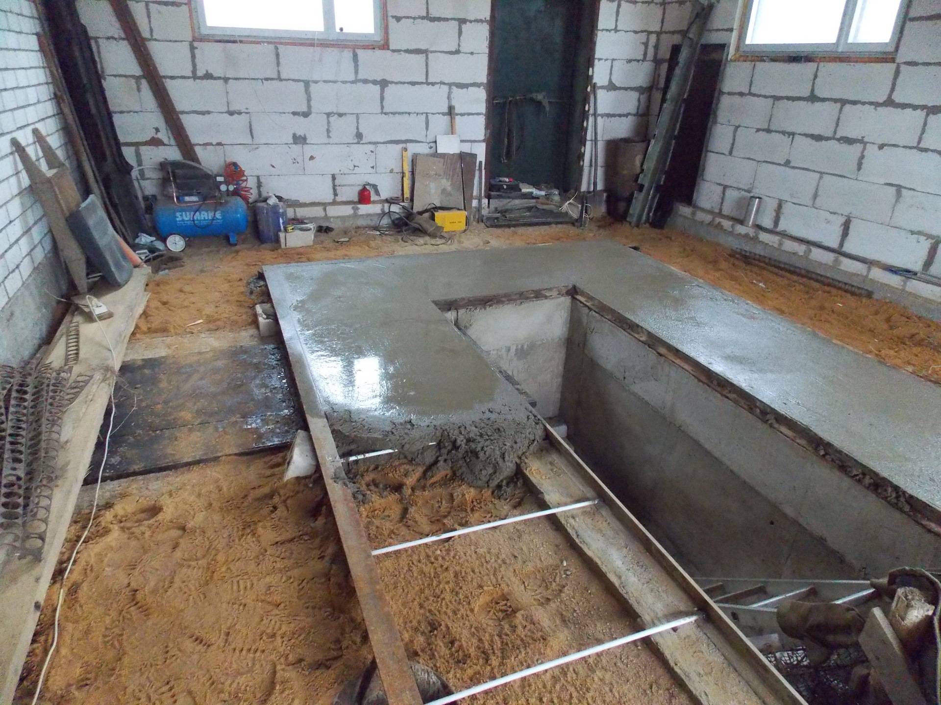 Как залить бетонный пол в подвале гаража - подробная инструкция