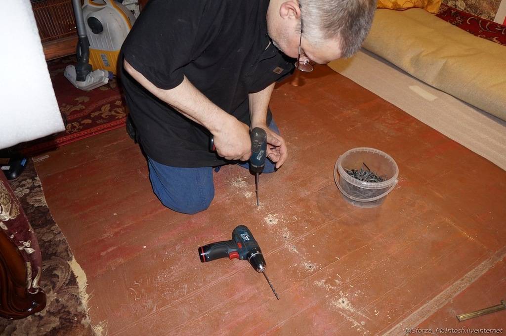 Рекомендации специалистов, как убрать скрип деревянного пола в квартире, не разбирая его