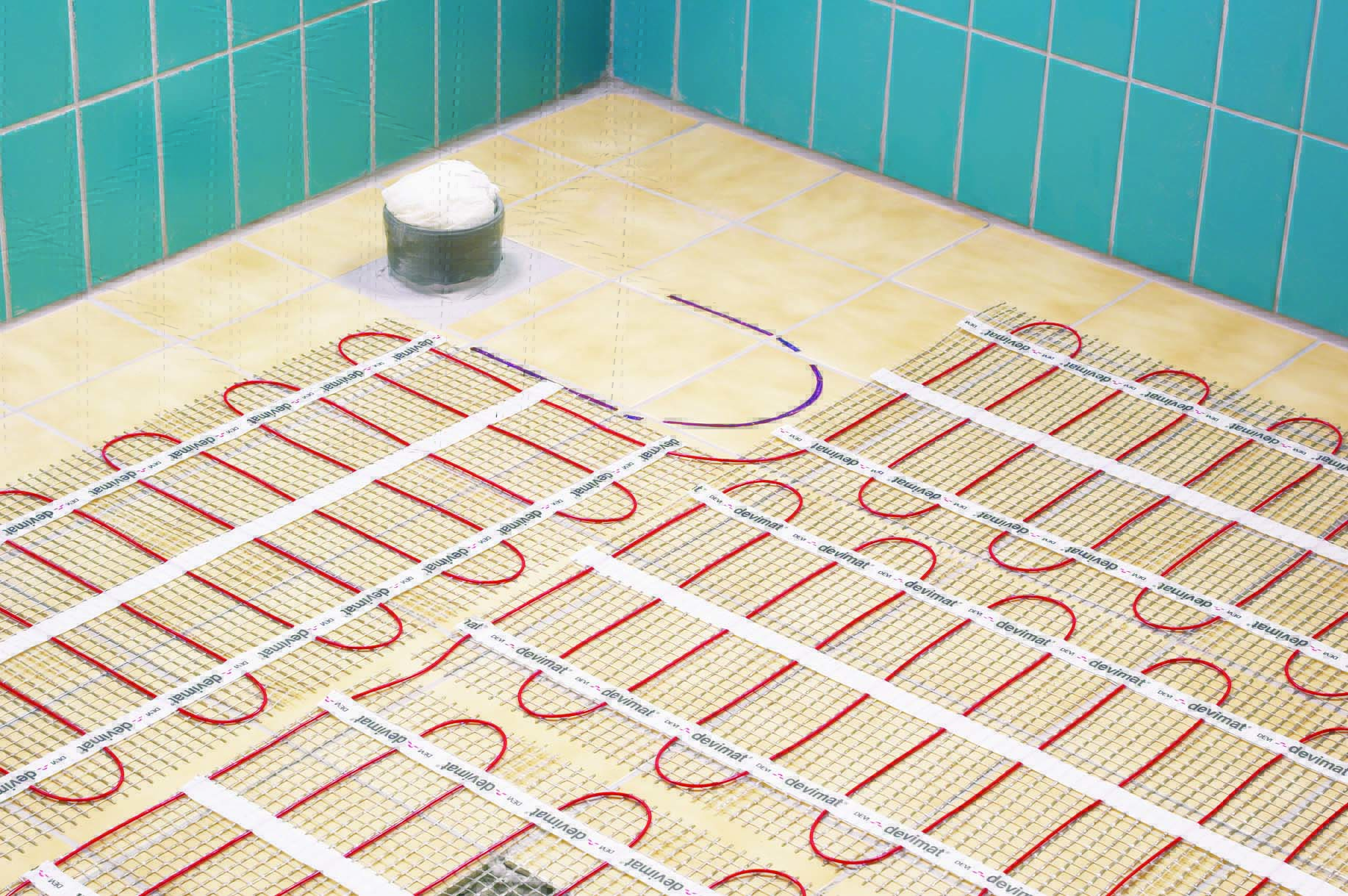 Теплый пол в ванной под плитку: монтаж электрической и водяной системы самостоятельно