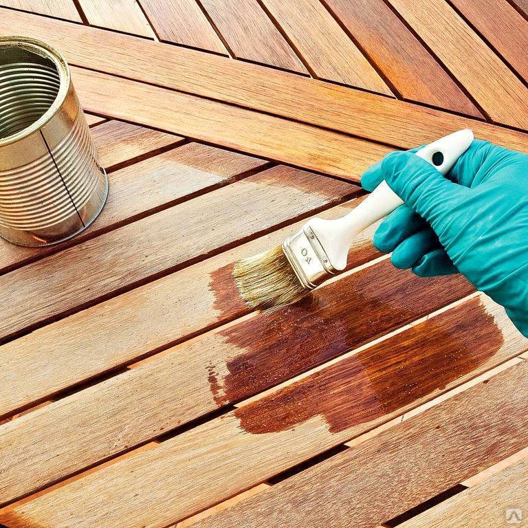 Чем покрасить деревянный пол в доме — познаем по порядку