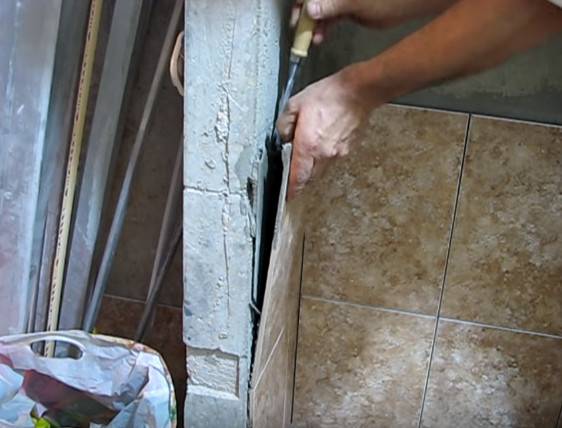 Демонтаж плитки, как снять с пола, стены или аккуратно убрать старую керамику не повредив