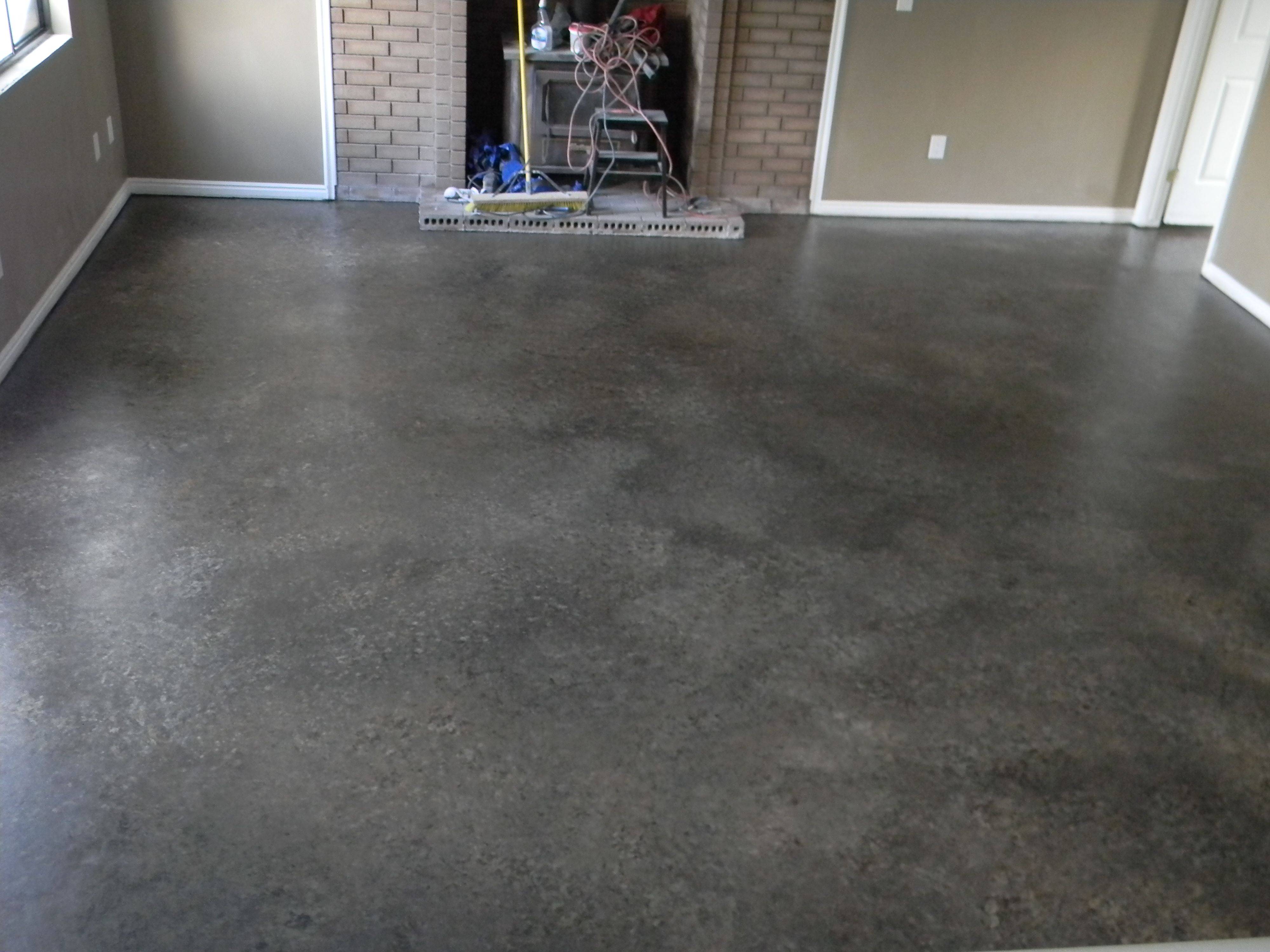Чем покрасить бетонный пол в гараже чтобы не пылил