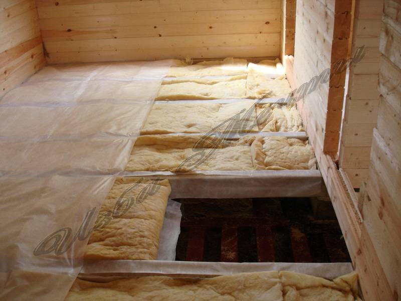 Чем и как утеплить пол в деревянном доме своими руками
