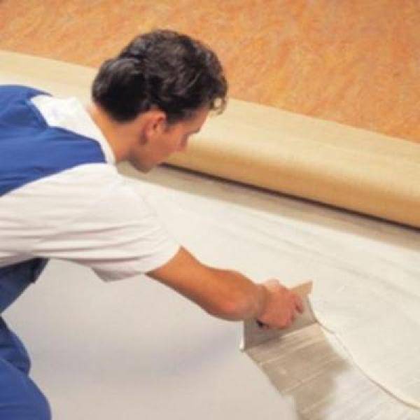 Когда нужна подложка под линолеум на бетонный пол:выбор и монтаж