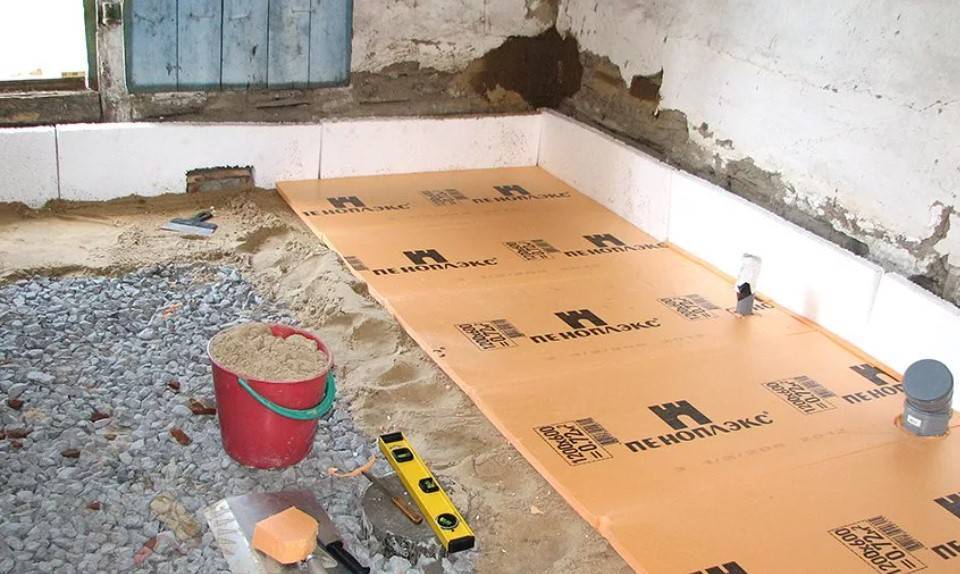Как правильно выполнить утепление бетонного пола?