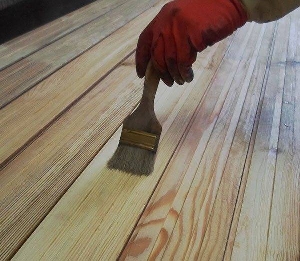 Чем целесообразнее покрасить деревянный пол на даче