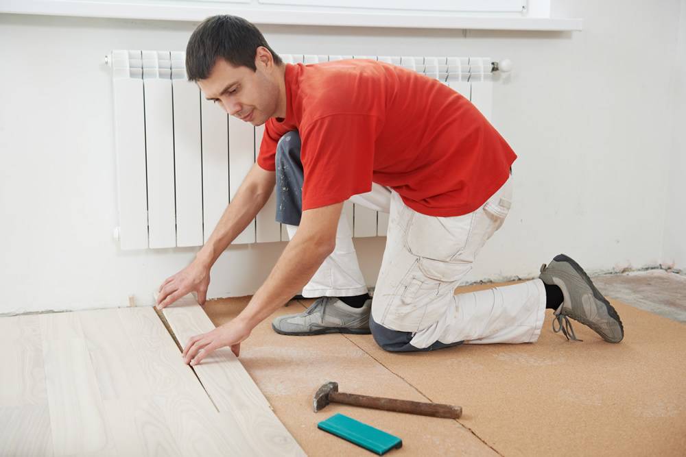 Укладка коврового покрытия из ковровой плитки: технология монтажа