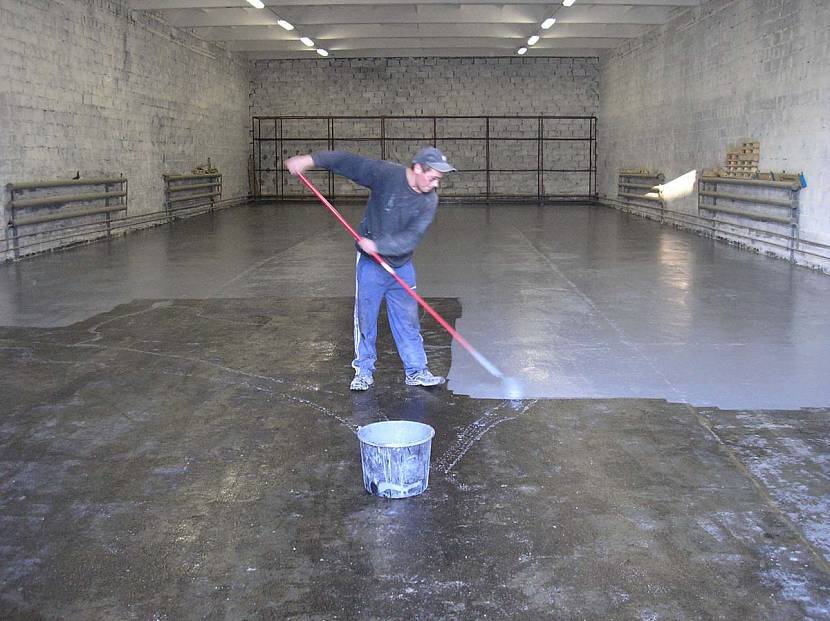 Как обеспылить бетонный пол: выкладываем все нюансы