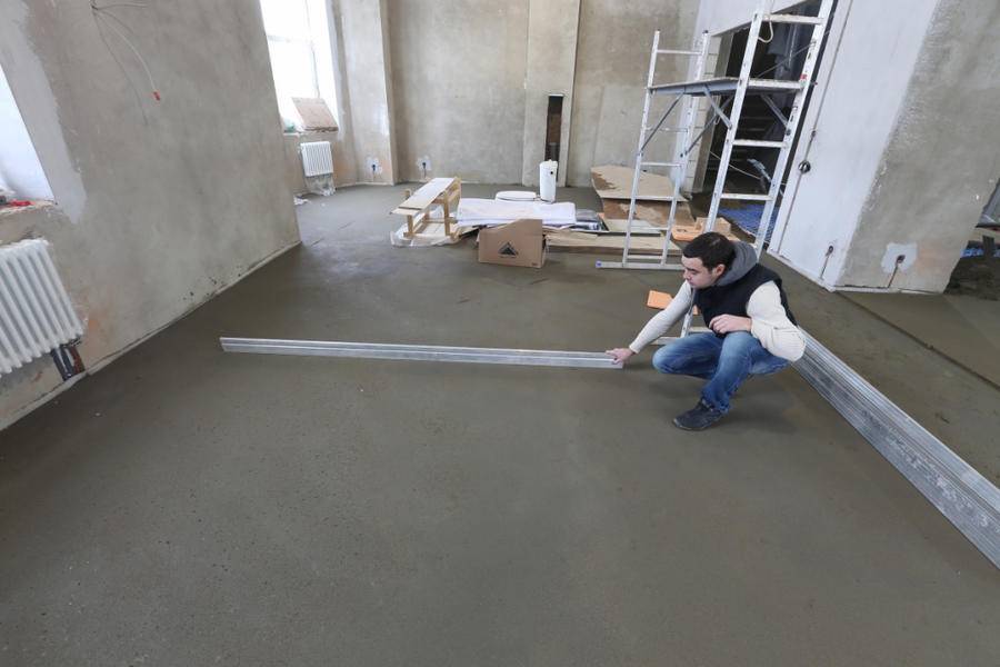 Как выровнять бетонный пол в гараже: заливаем прочное, удобное и красивое покрытие