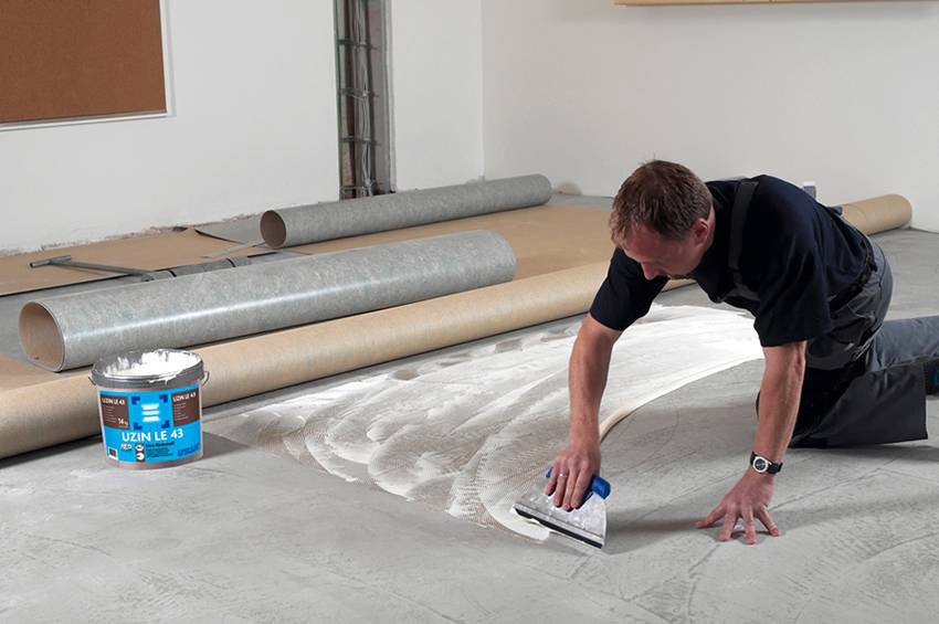 Как правильно постелить линолеум на бетонный пол: выкладываем по полочкам