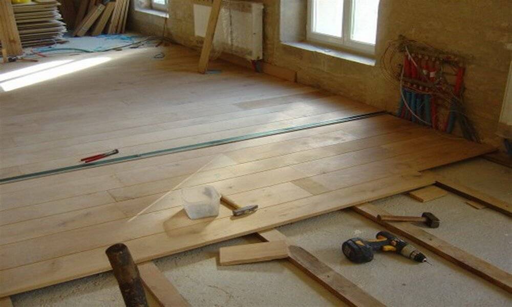 Полы в деревянном доме: конструкция, укладка, замена, ремонт
