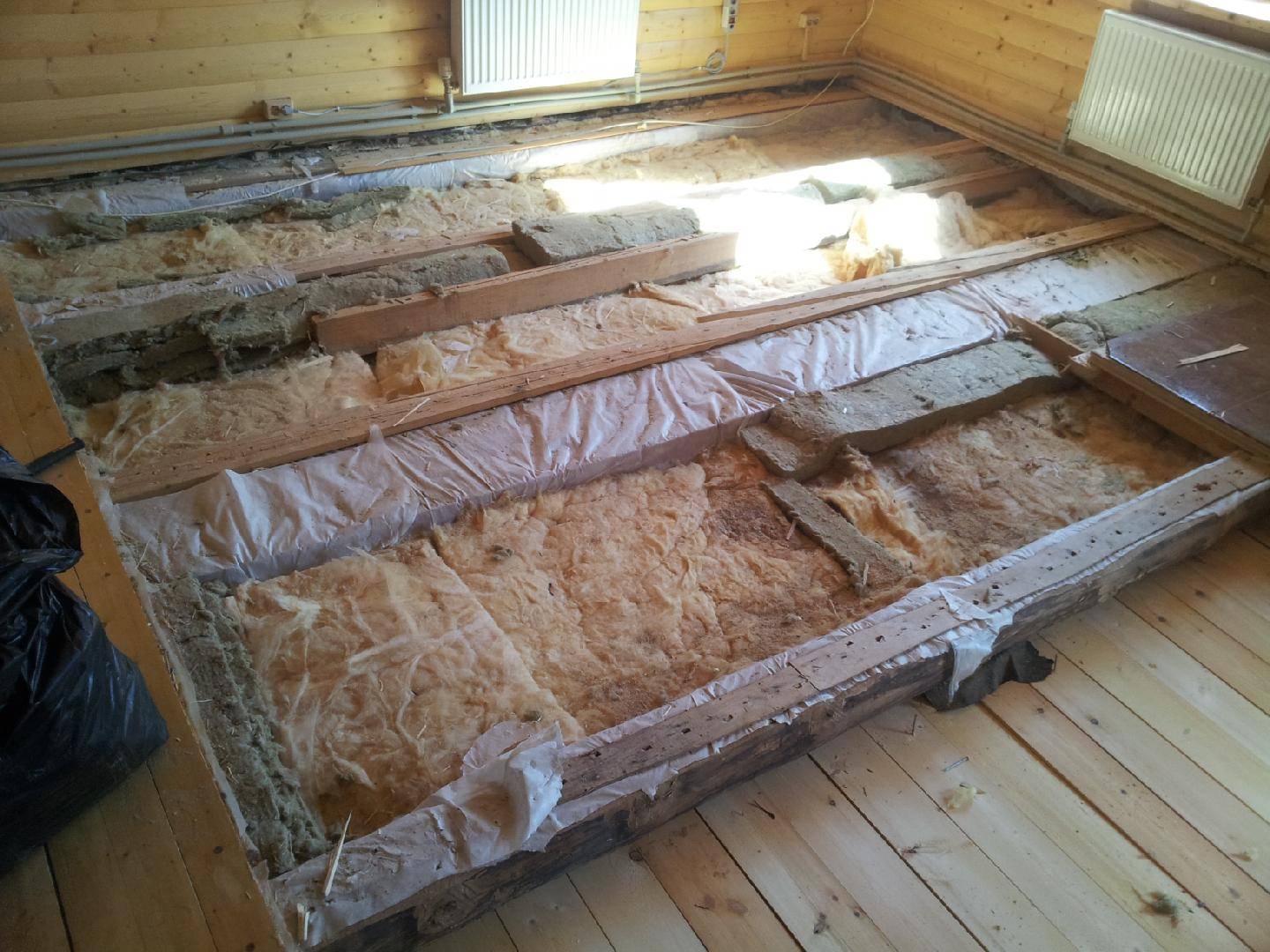 Как уложить деревянный пол на лаги в доме своими руками: пирог, устройство и утепление: обзор +видео